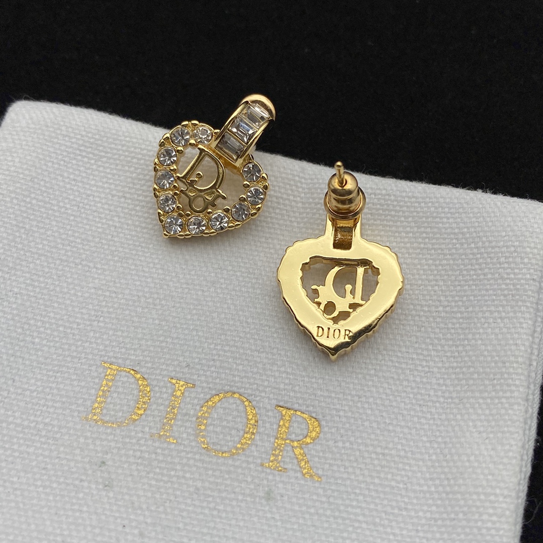 Dior Peach Heart Full Drill Earrings - FashionPlug