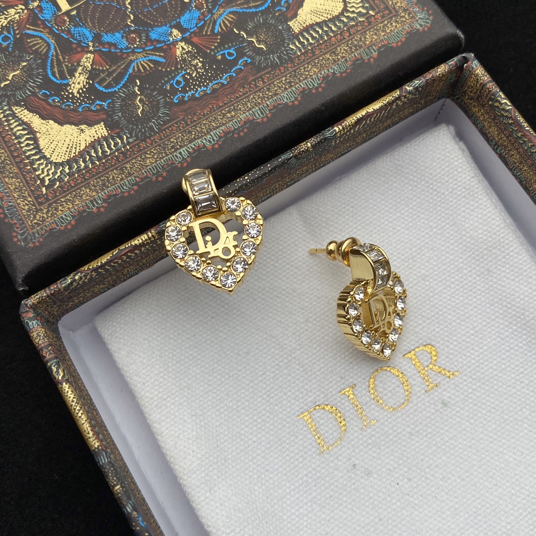Dior Peach Heart Full Drill Earrings - FashionPlug