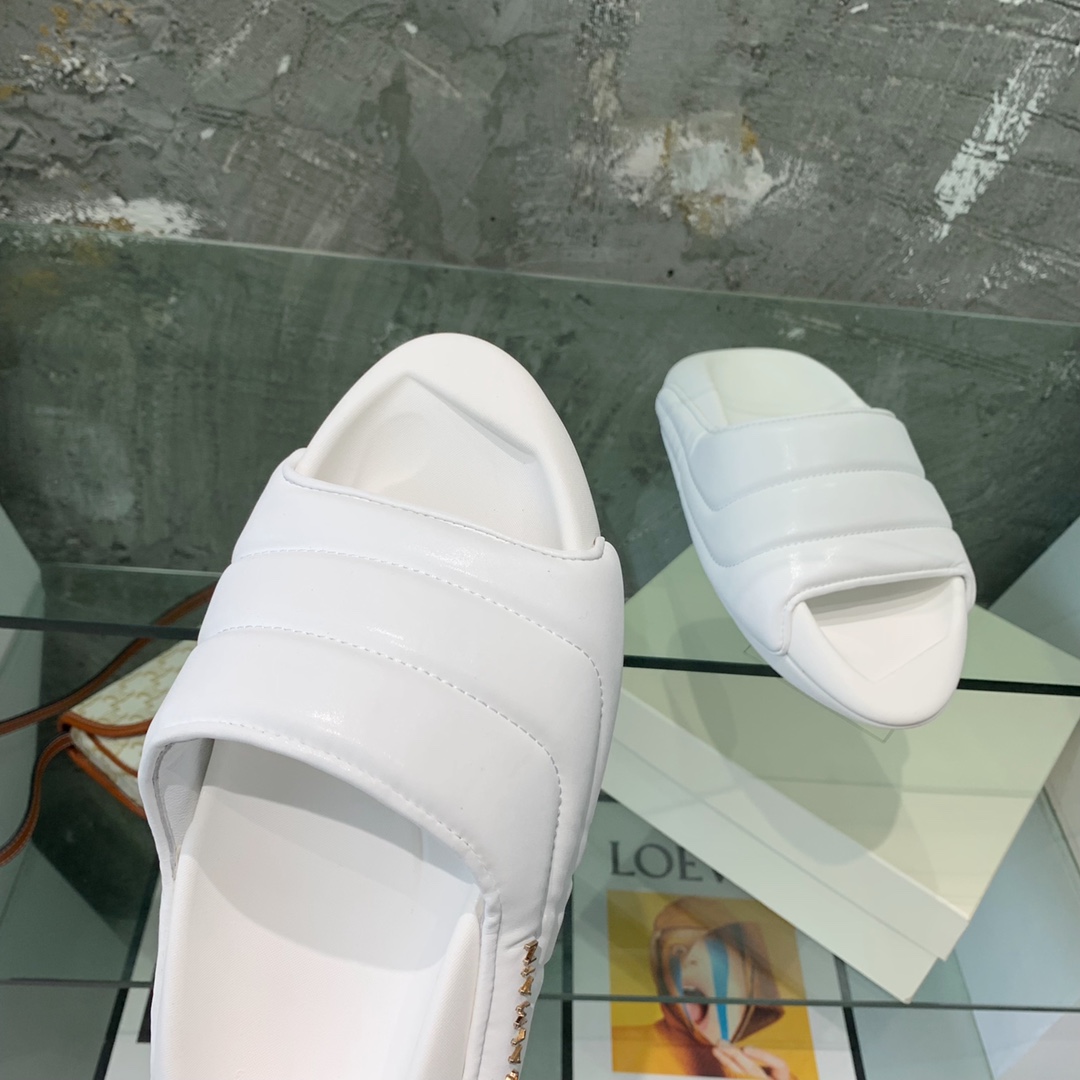 Balmain B-It-Puffy Slides - FashionPlug