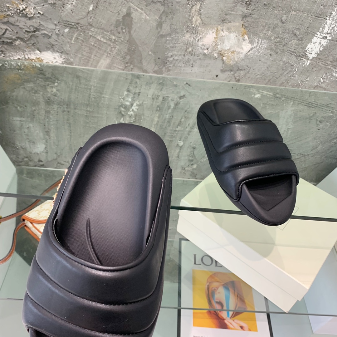 Balmain B-It-Puffy Slides - FashionPlug