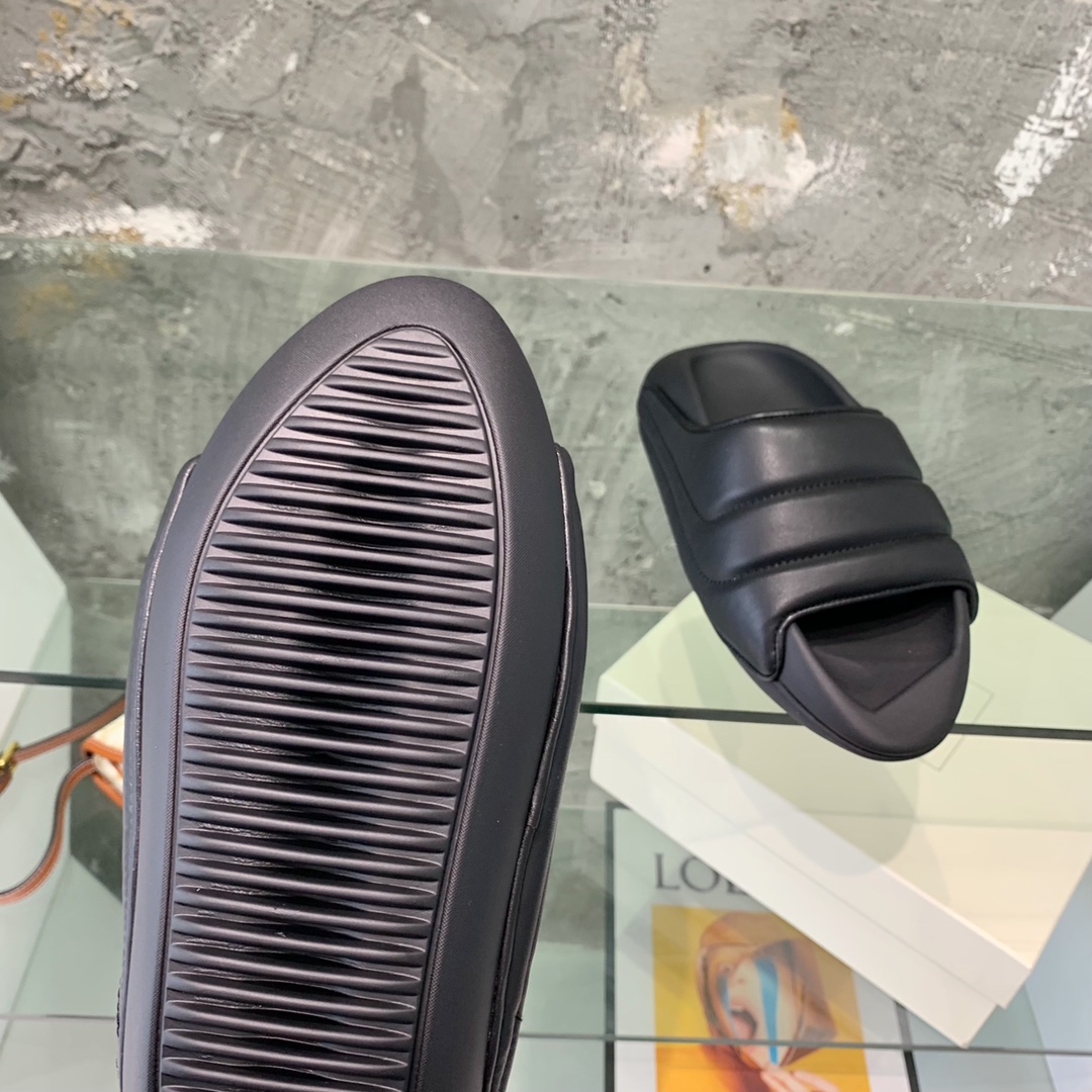 Balmain B-It-Puffy Slides - FashionPlug
