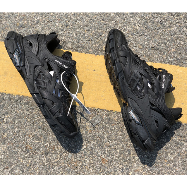 Balenciaga Track 4.0 Sneaker - FashionPlug