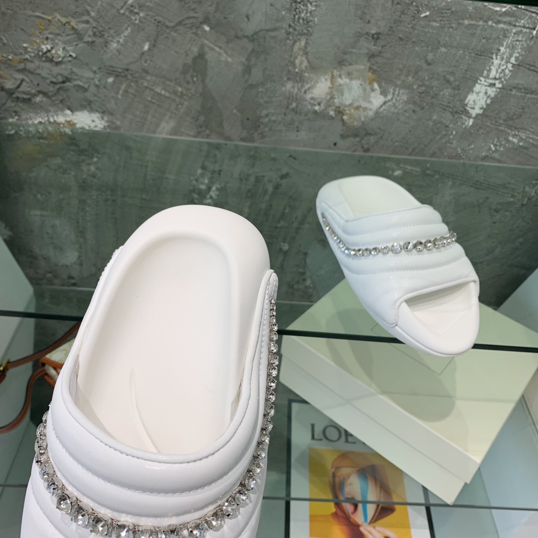 Balmain B-It-Puffy Slides - FashionPlug