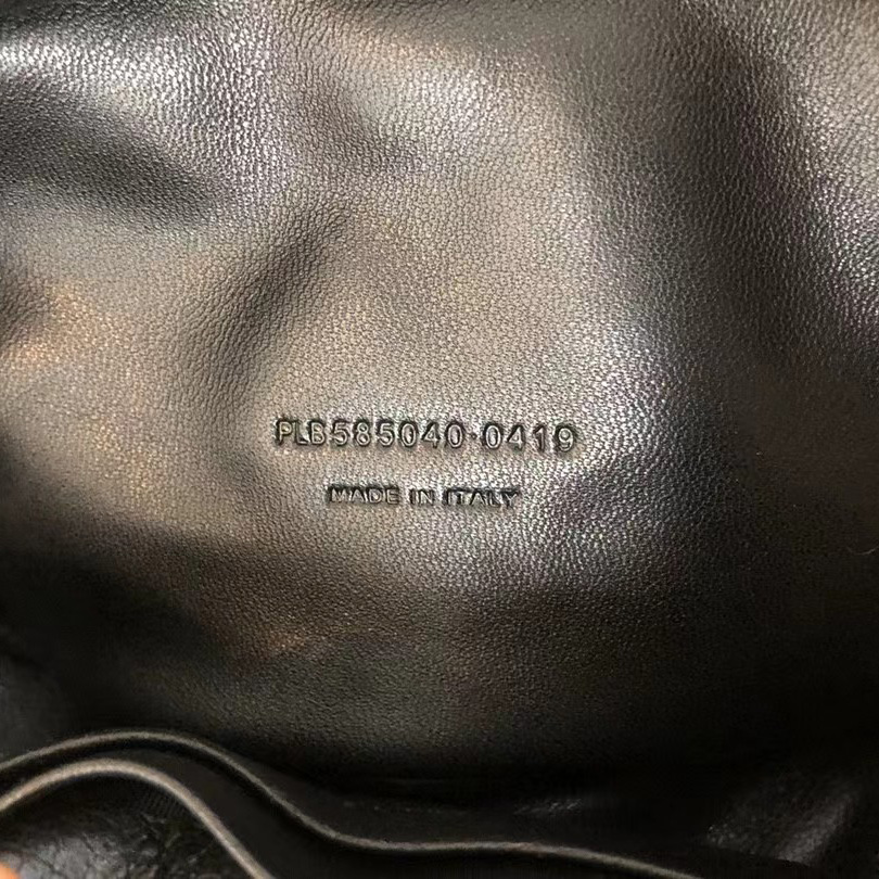 Saint Laurent Black Leather Shoulder Bag (19-10.5-5CM) - FashionPlug