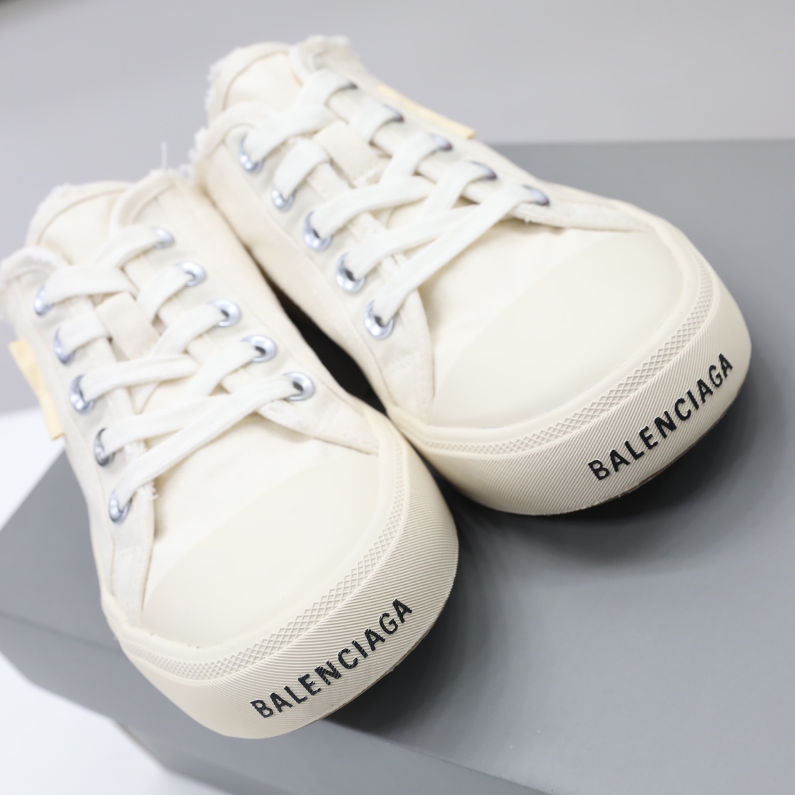 Balenciaga Men's Paris Sneaker Mule In White - FashionPlug