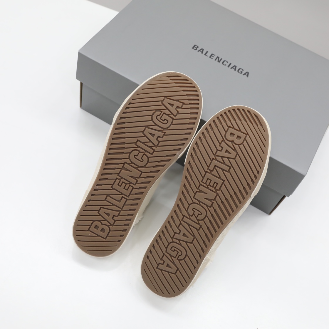 Balenciaga Men's Paris Sneaker Mule In White - FashionPlug