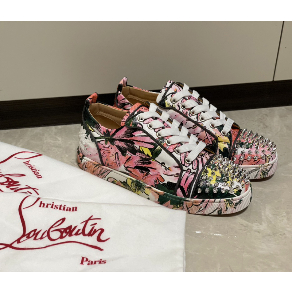 Christian Louboutin Sneaker - FashionPlug