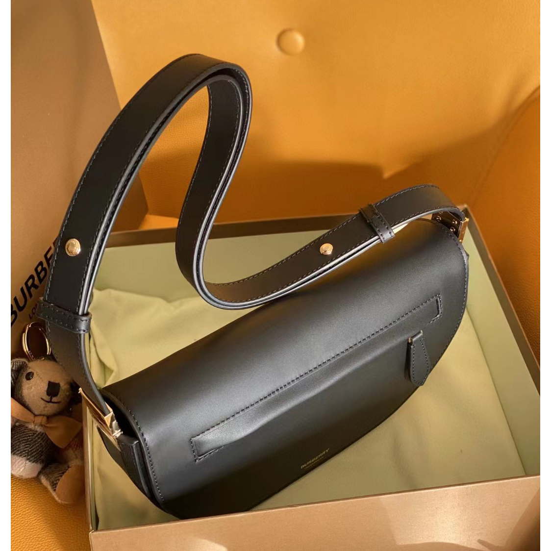Burberry Olyma Shoulder Bag(26-15-5.5cm) - FashionPlug