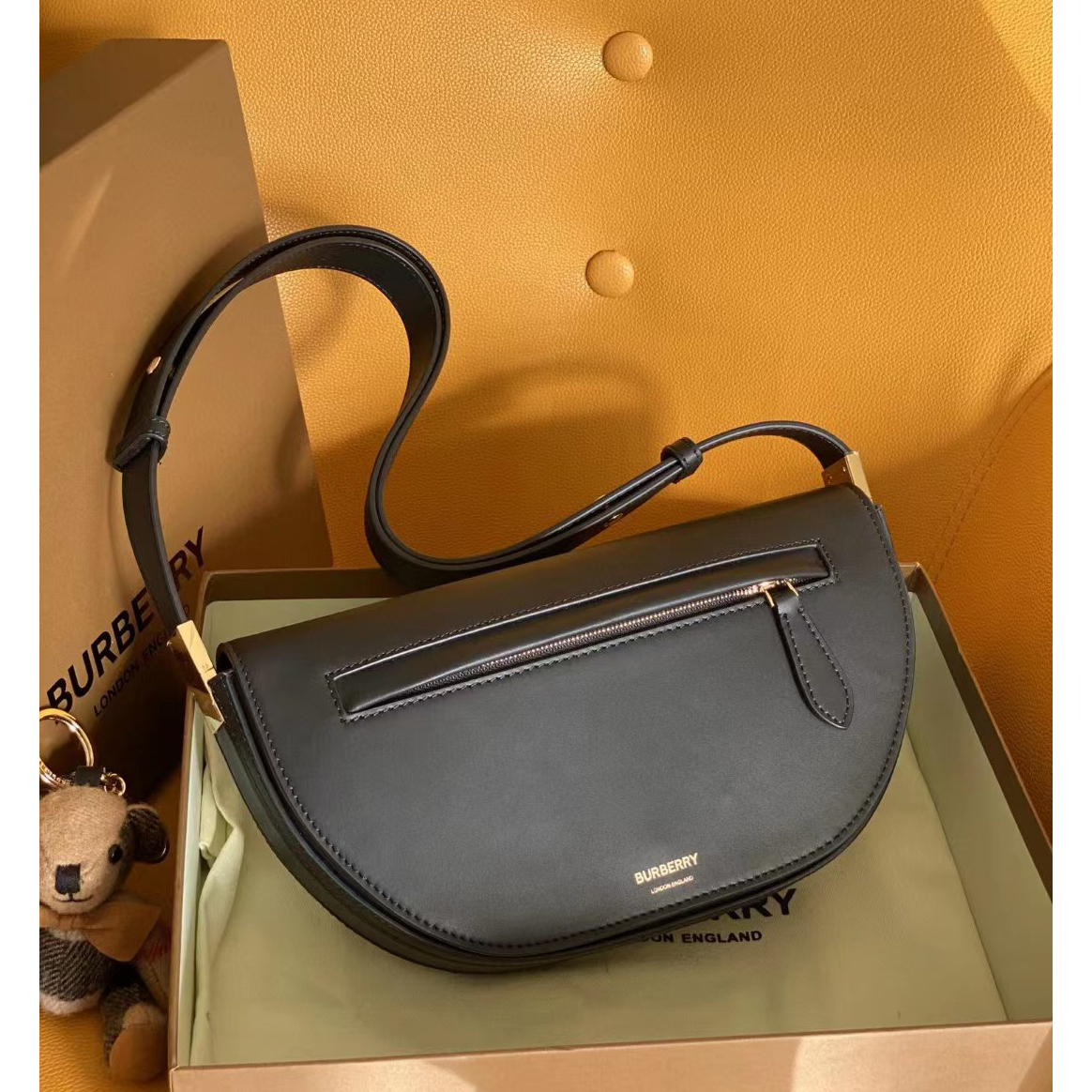 Burberry Olyma Shoulder Bag(26-15-5.5cm) - FashionPlug