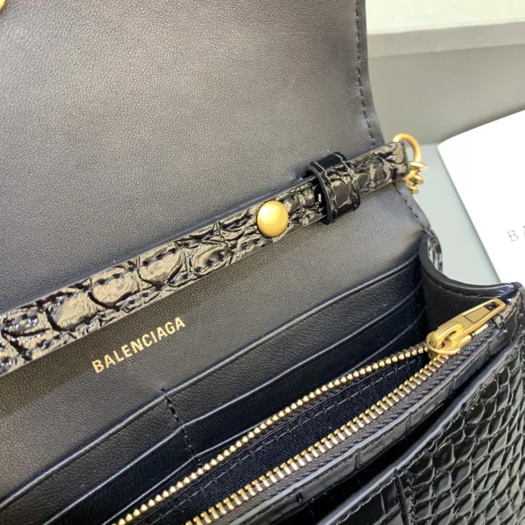Balenciaga Hourglass Wallet On Chain (19.5-12-5cm) - FashionPlug