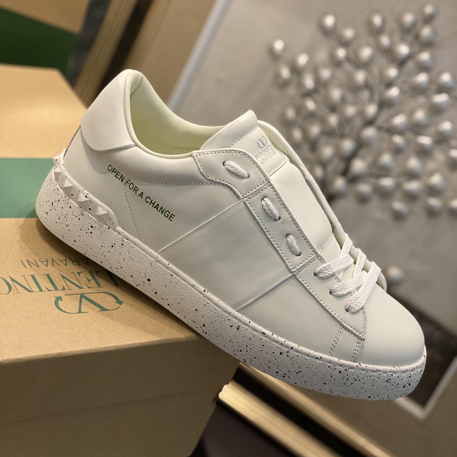 Valenti  Open For A Change Sneaker In Bio-Based Material In White - FashionPlug