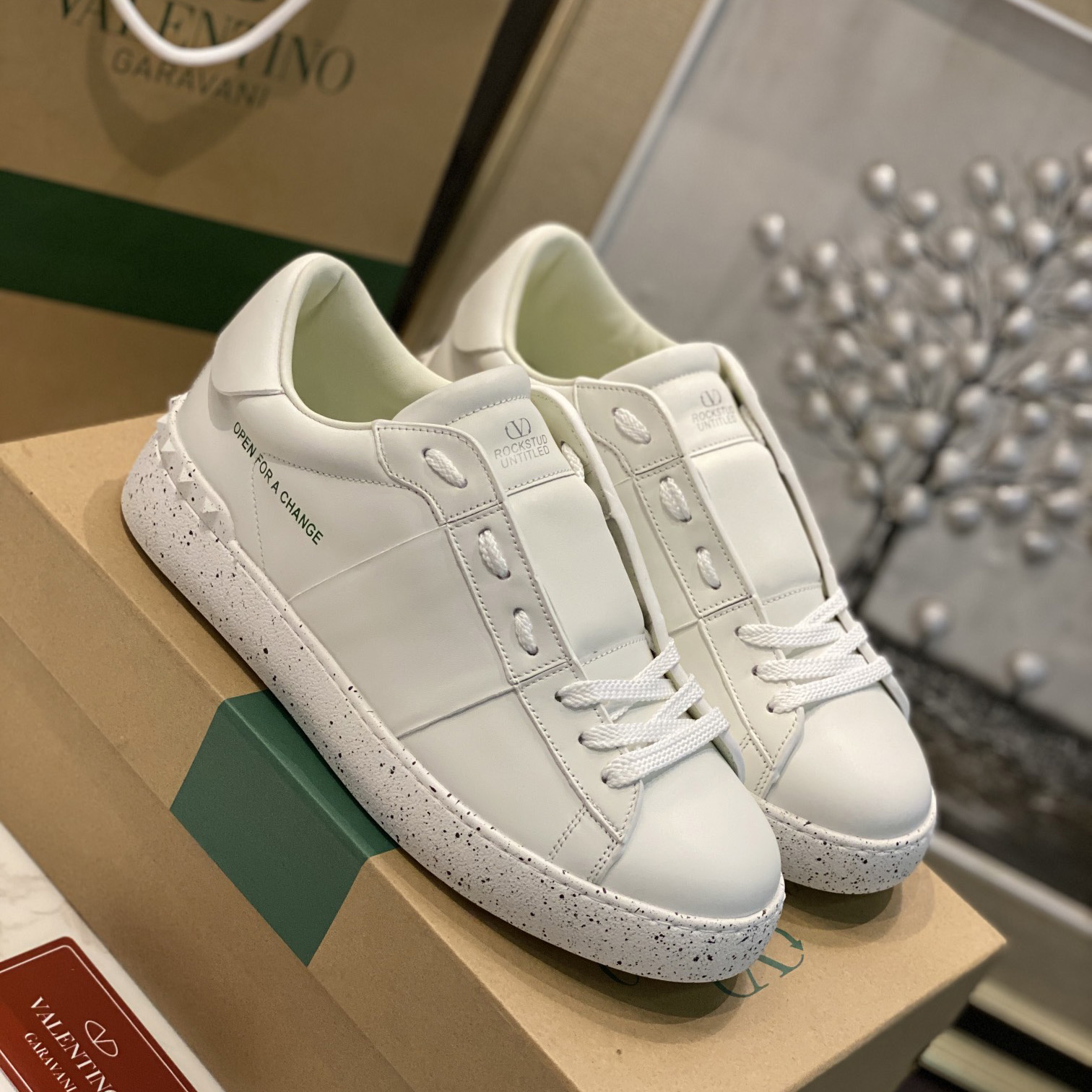 Valenti  Open For A Change Sneaker In Bio-Based Material In White - FashionPlug