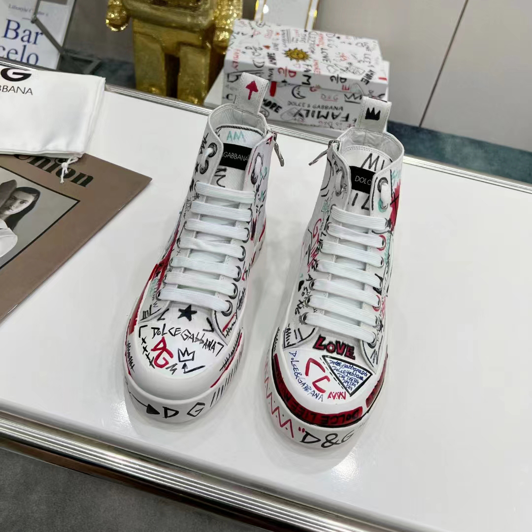Dolce & Gabbana Hand-Painted Graffiti Canvas Portofino Light Mid-Top  Sneakers - FashionPlug