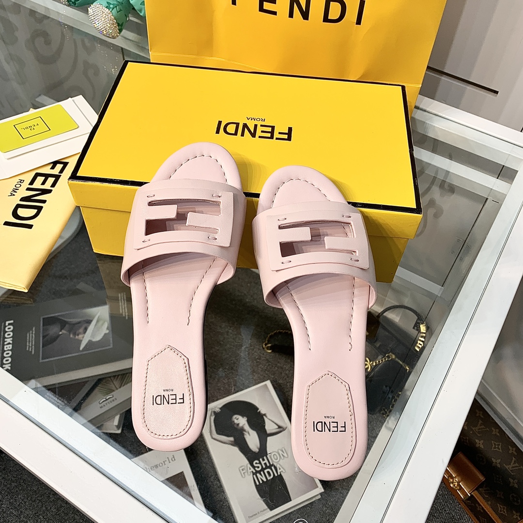 Fendi Signature Pink Leather Slides - FashionPlug