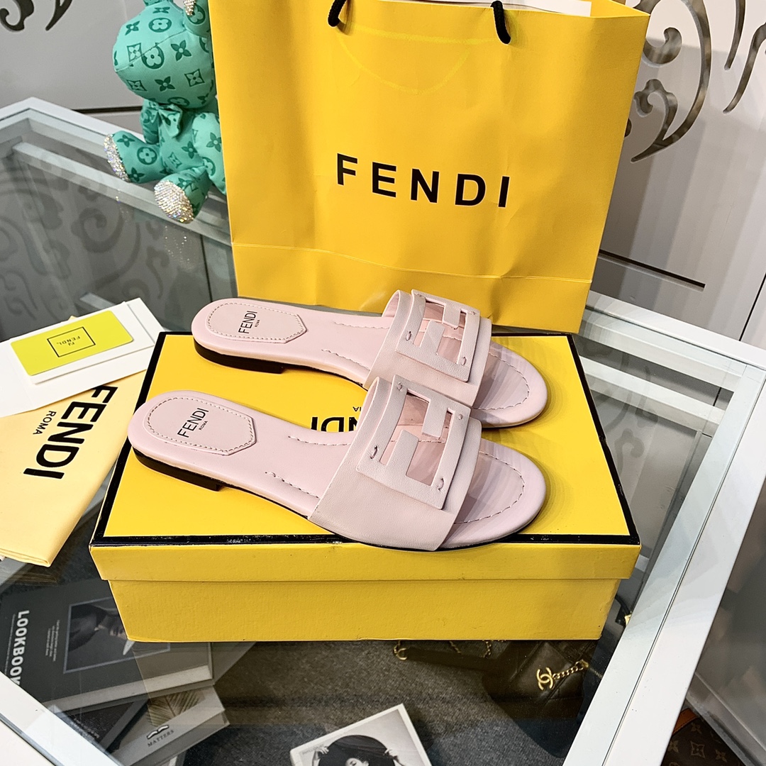 Fendi Signature Pink Leather Slides - FashionPlug