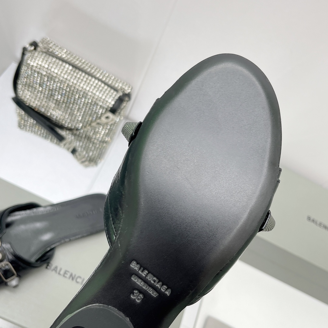 Balenciaga Cagole Sandal In Black Arena Lambskin - FashionPlug