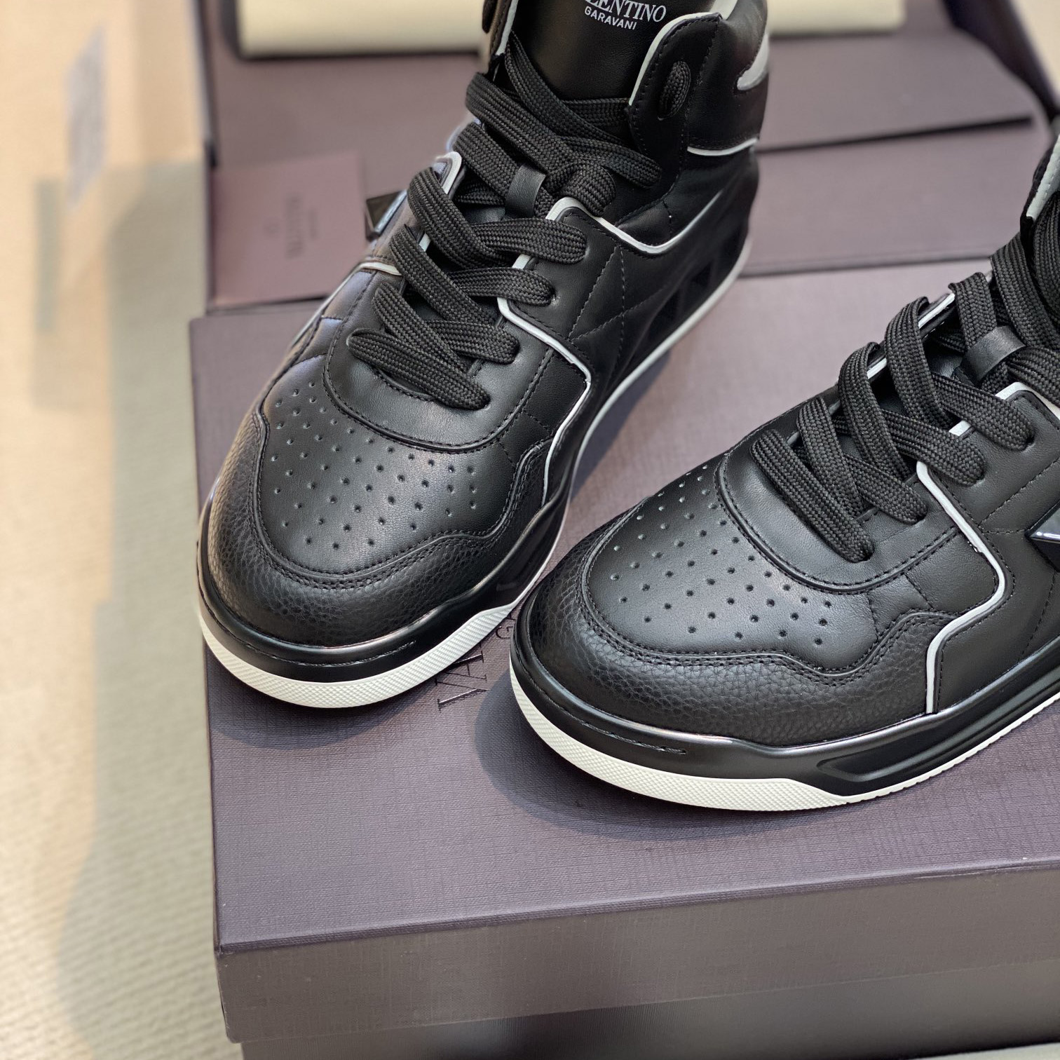 Valenti One Stud Mid-Top Nappa Sneaker - FashionPlug