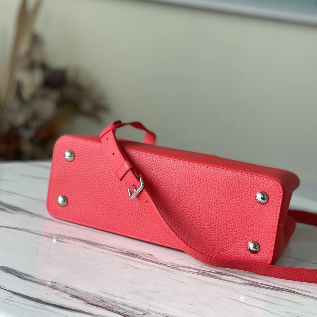 Louis Vuitton Capucines  Handbag (31.5-20-11 cm) - FashionPlug