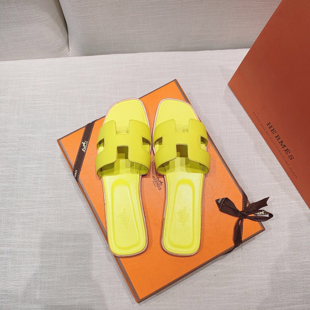 Hermes  Leisure Slippers  - FashionPlug