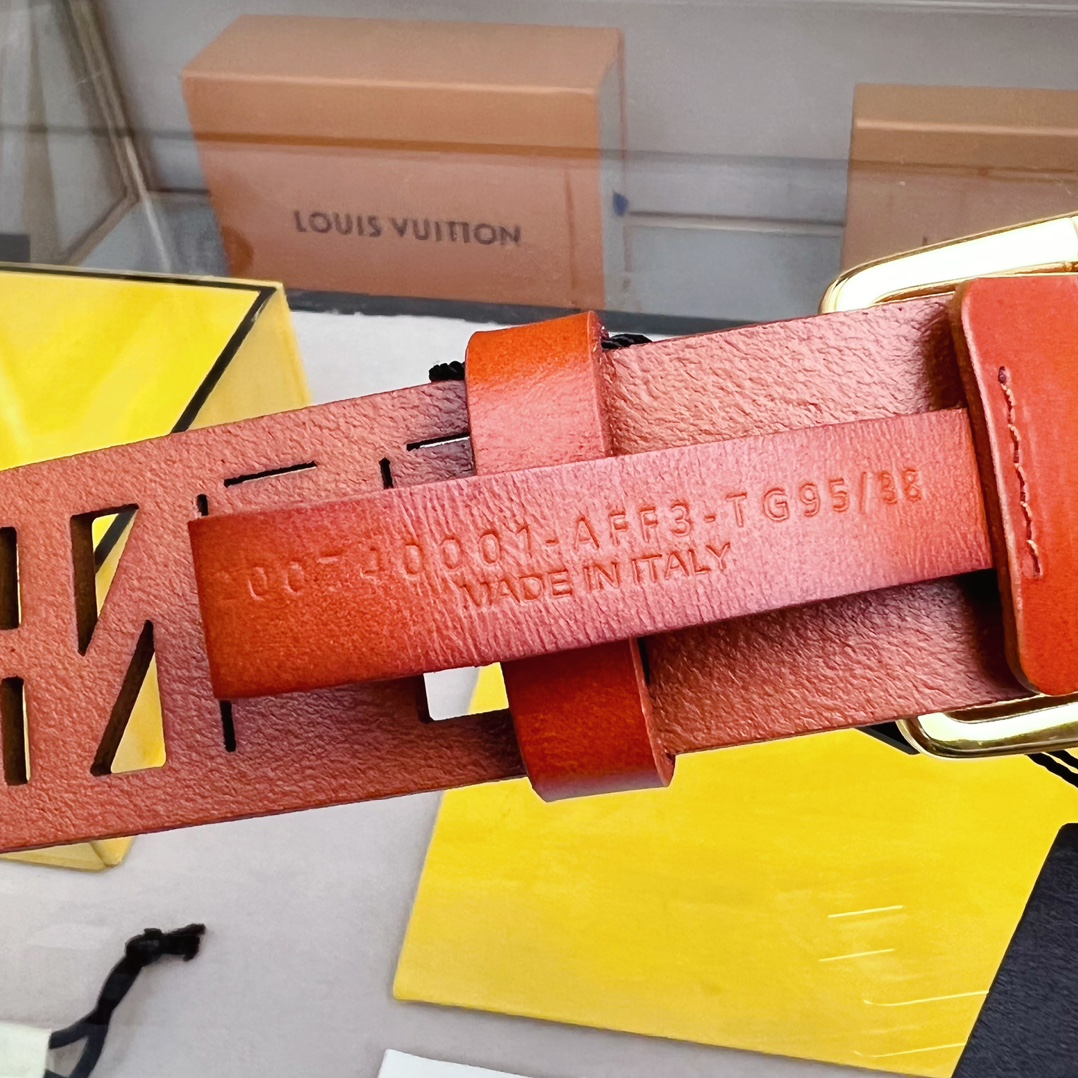 Fendi Leather Belt  - FashionPlug