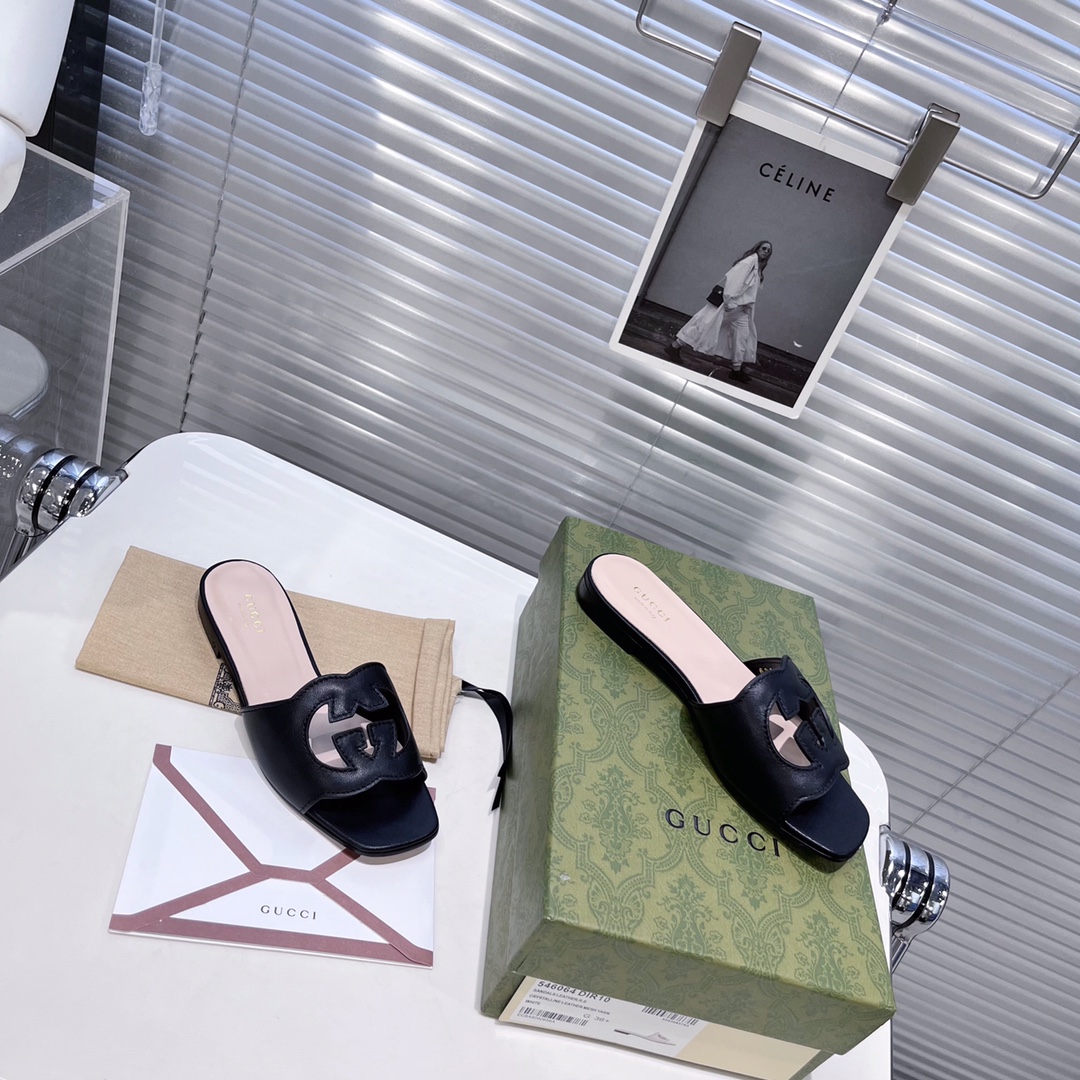 Gucci Women's GG Slide Sandal - FashionPlug