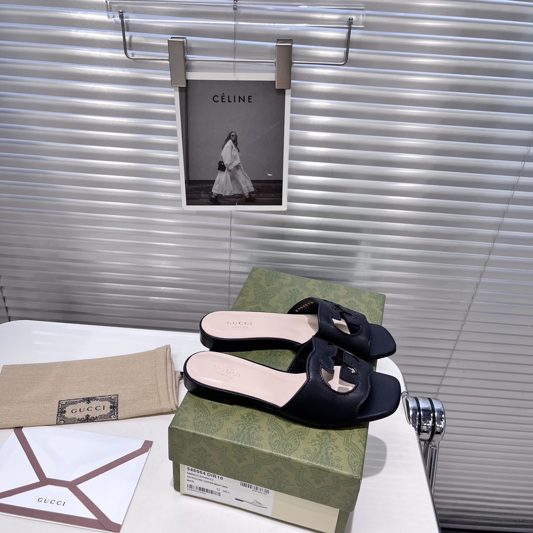 Gucci Women's GG Slide Sandal - FashionPlug