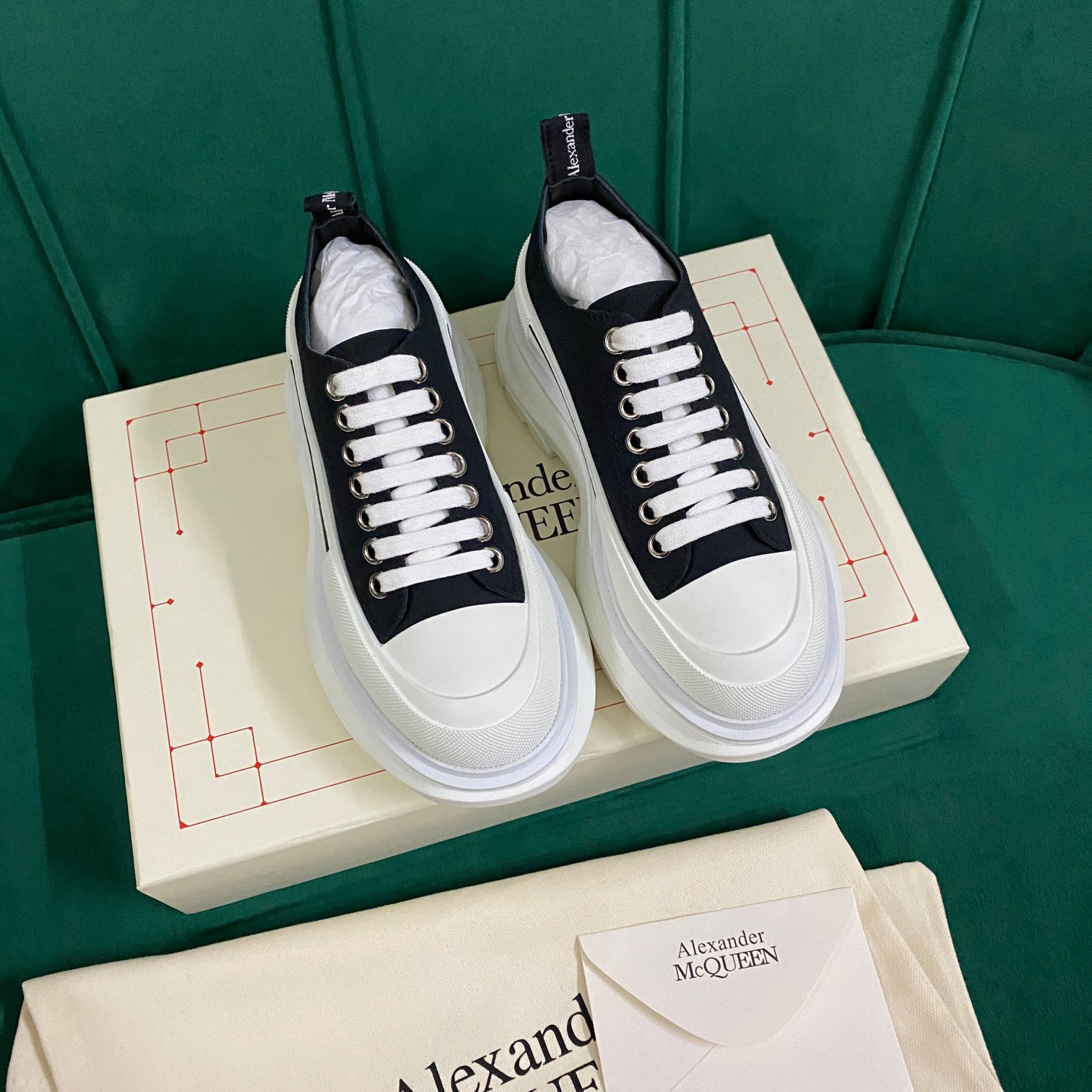 Alexander Mqueen Tread Slick Lace Up in Black/white - FashionPlug