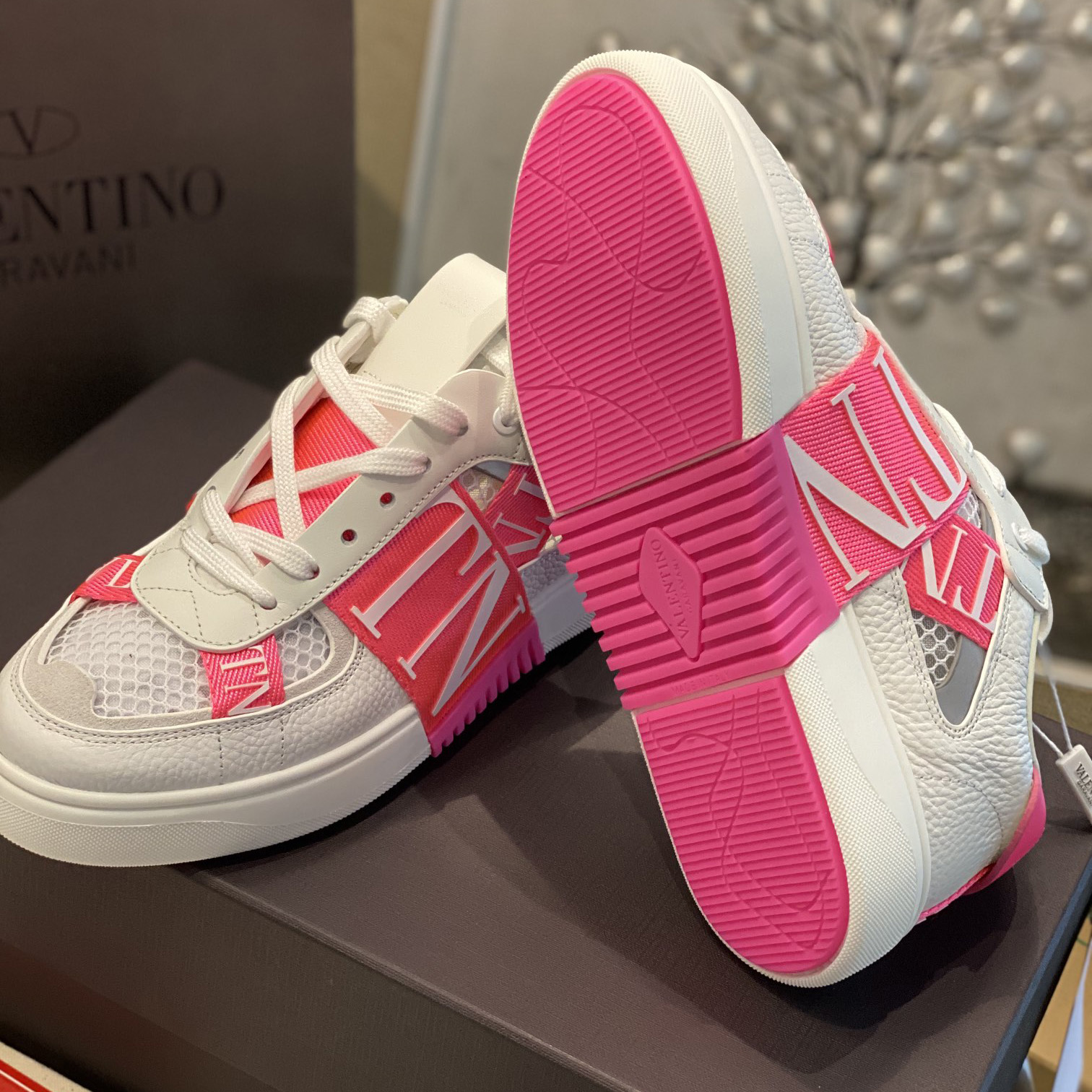 Valenti Low-Top Calfskin And Mesh VL7N Sneaker With Bands - FashionPlug
