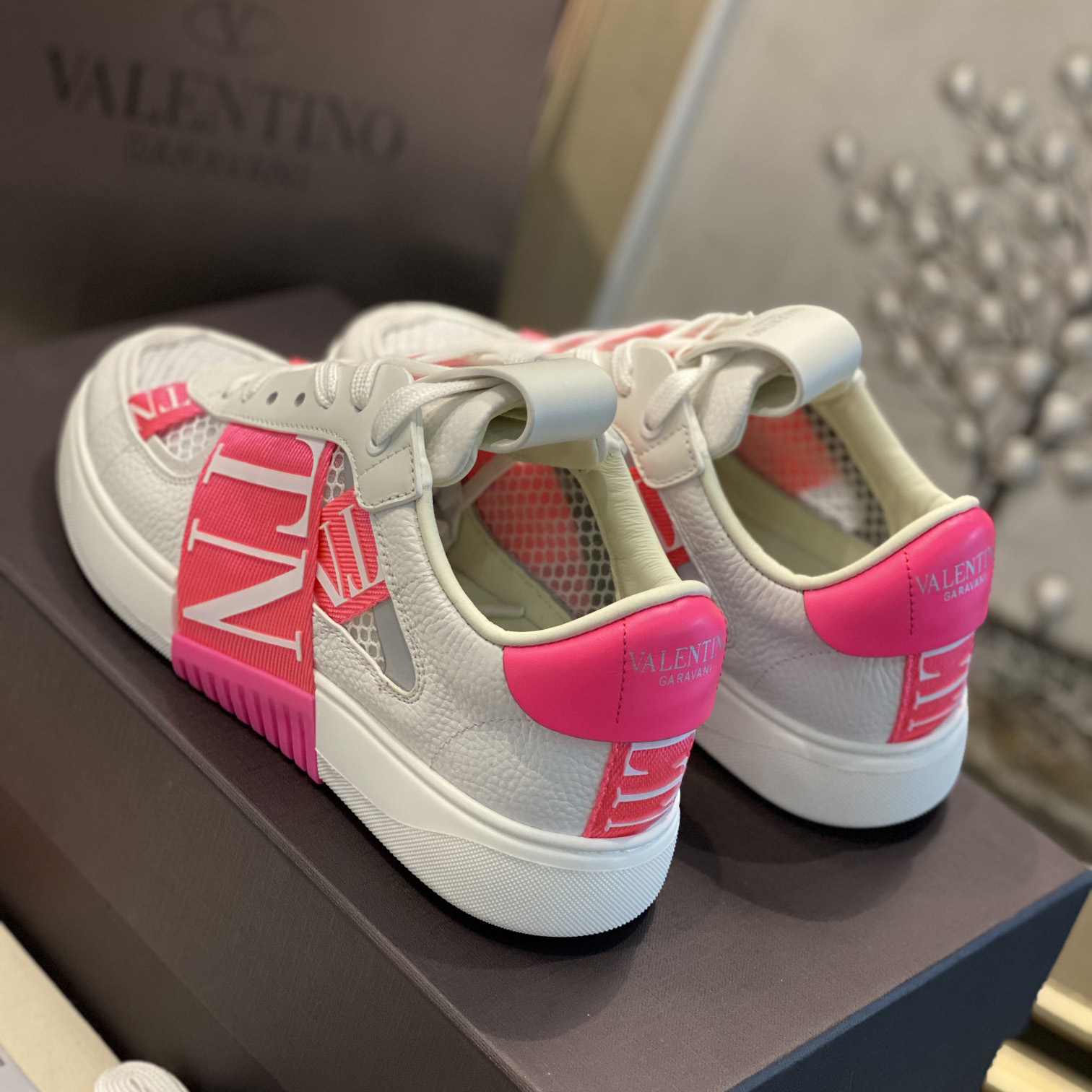 Valenti Low-Top Calfskin And Mesh VL7N Sneaker With Bands - FashionPlug