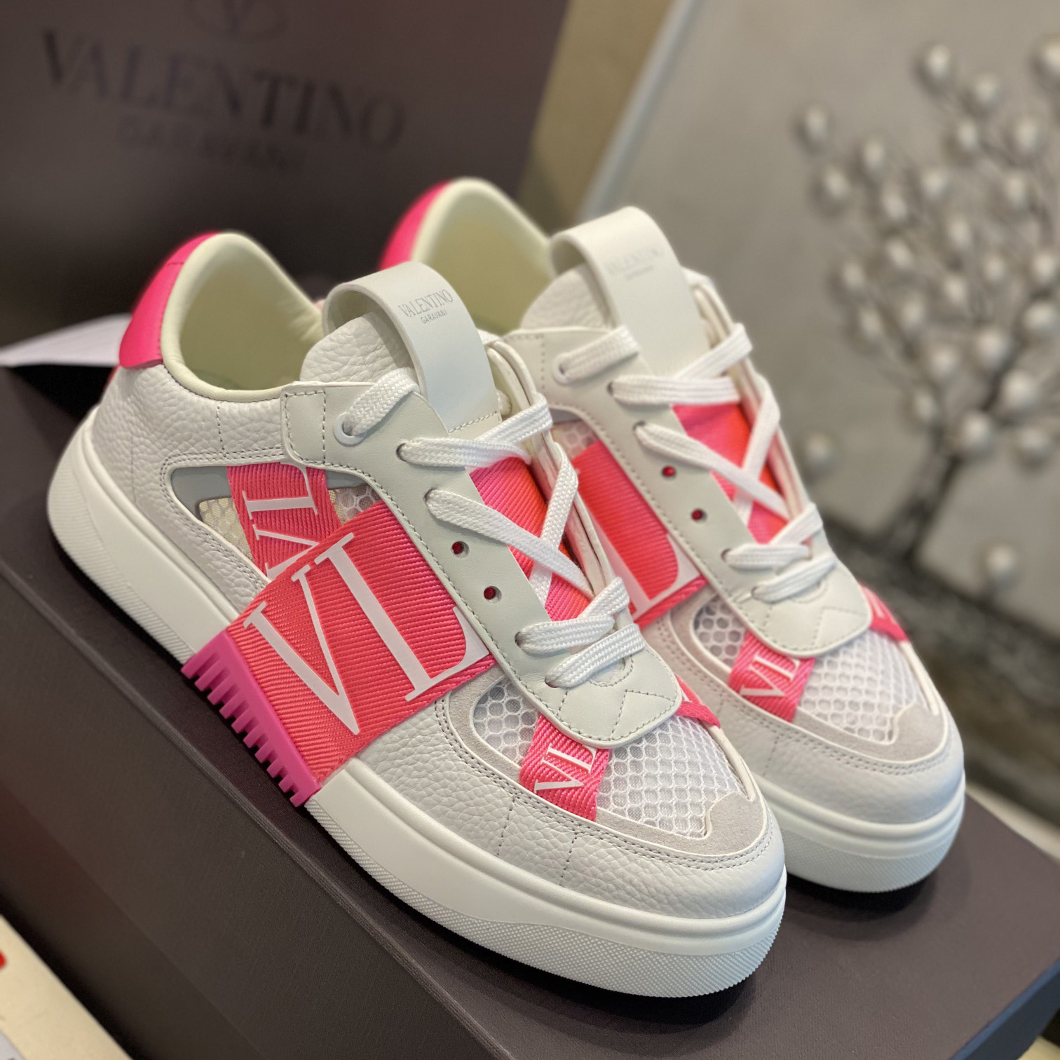 Valenti Low-Top Calfskin And Mesh VL7N Sneaker With Bands - FashionPlug