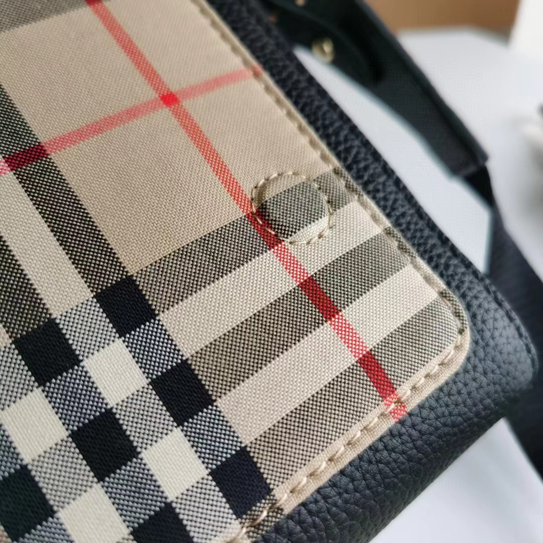Burberry Hackberry Leather Cross -Body Bag (25-18-8.5cm) - FashionPlug