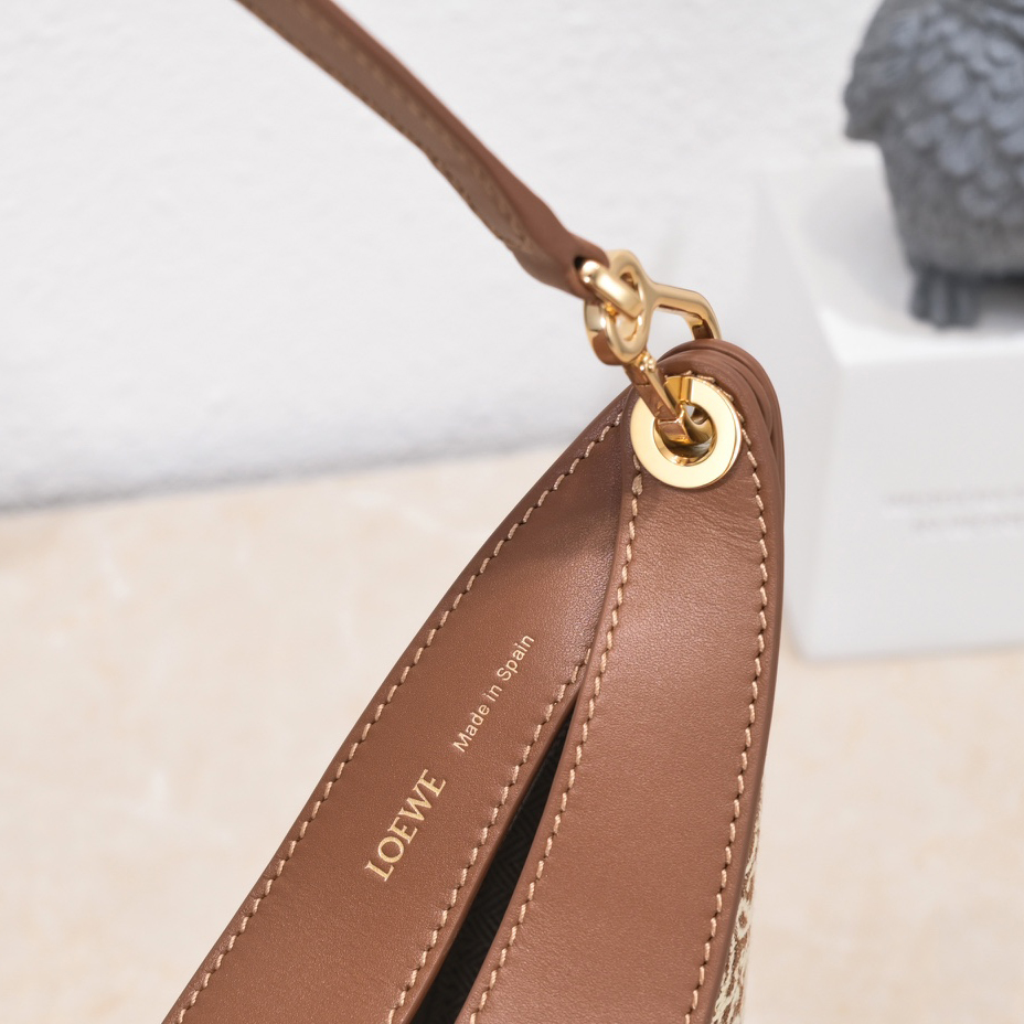 Loewe Luna Bag In Anagram Jacquard And Classic Calfskin(29.5-27-8cm) - FashionPlug