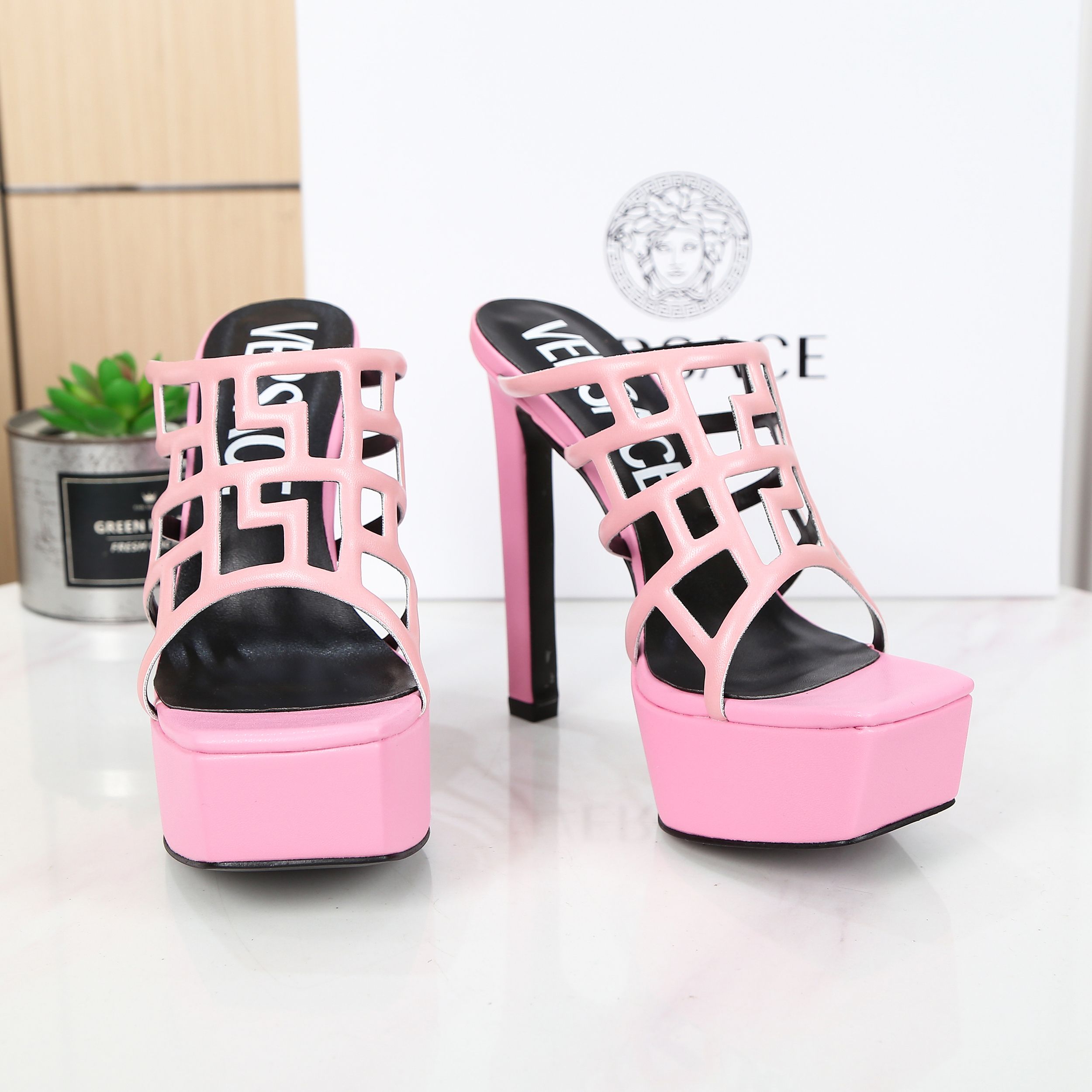 Versace Greca Maze Platform Sandals （13.5cm） - FashionPlug