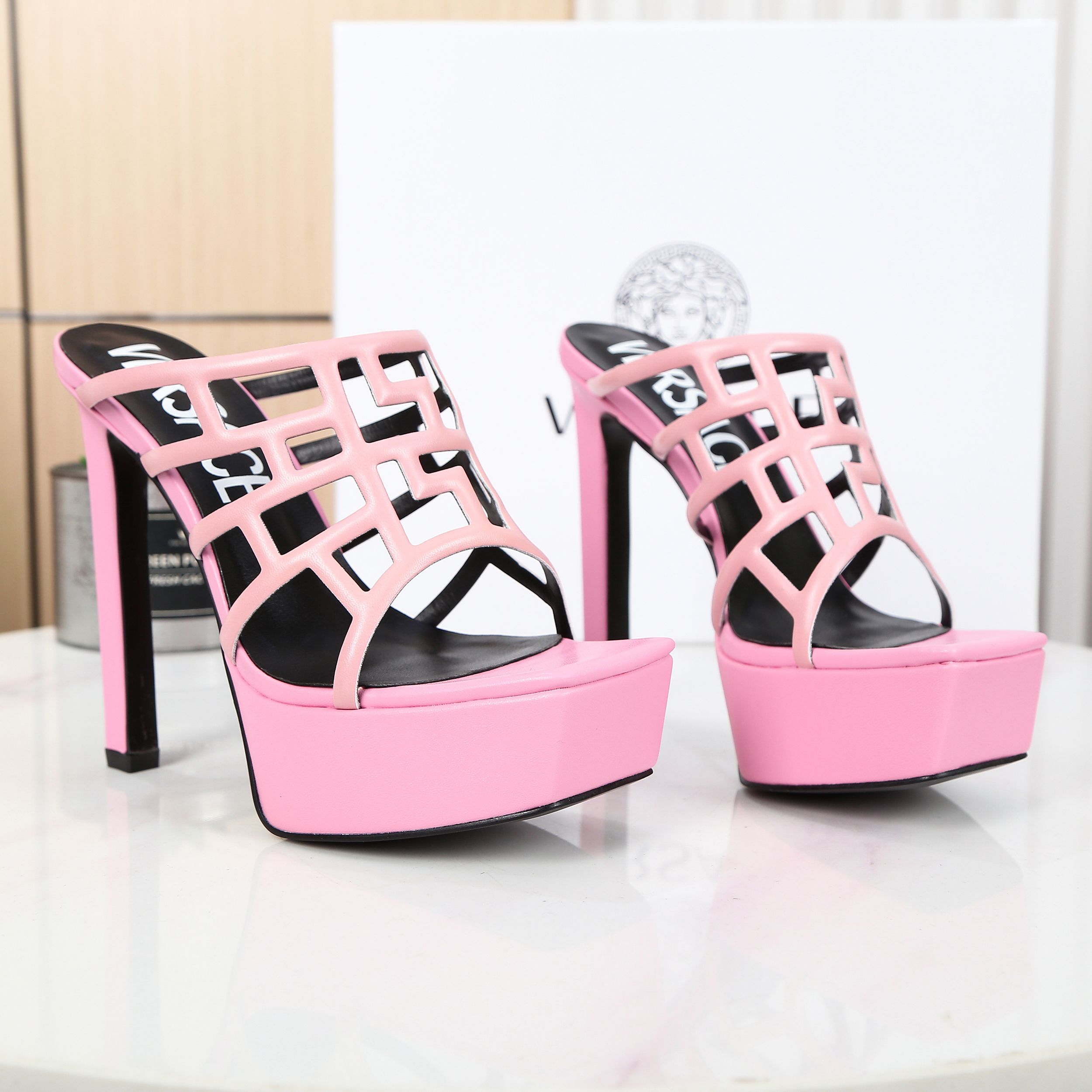 Versace Greca Maze Platform Sandals （13.5cm） - FashionPlug