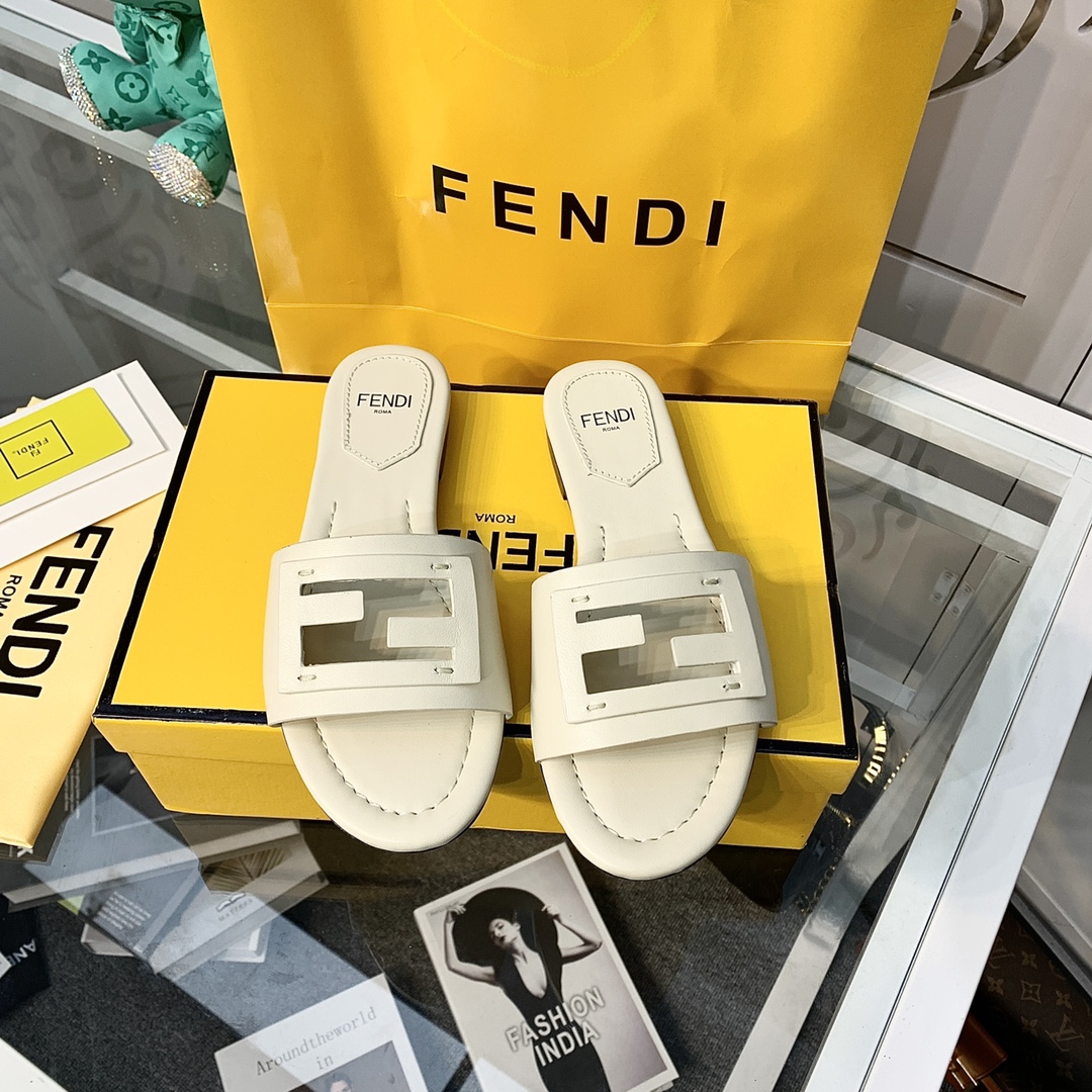 Fendi Signature Beige Leather Slides - FashionPlug