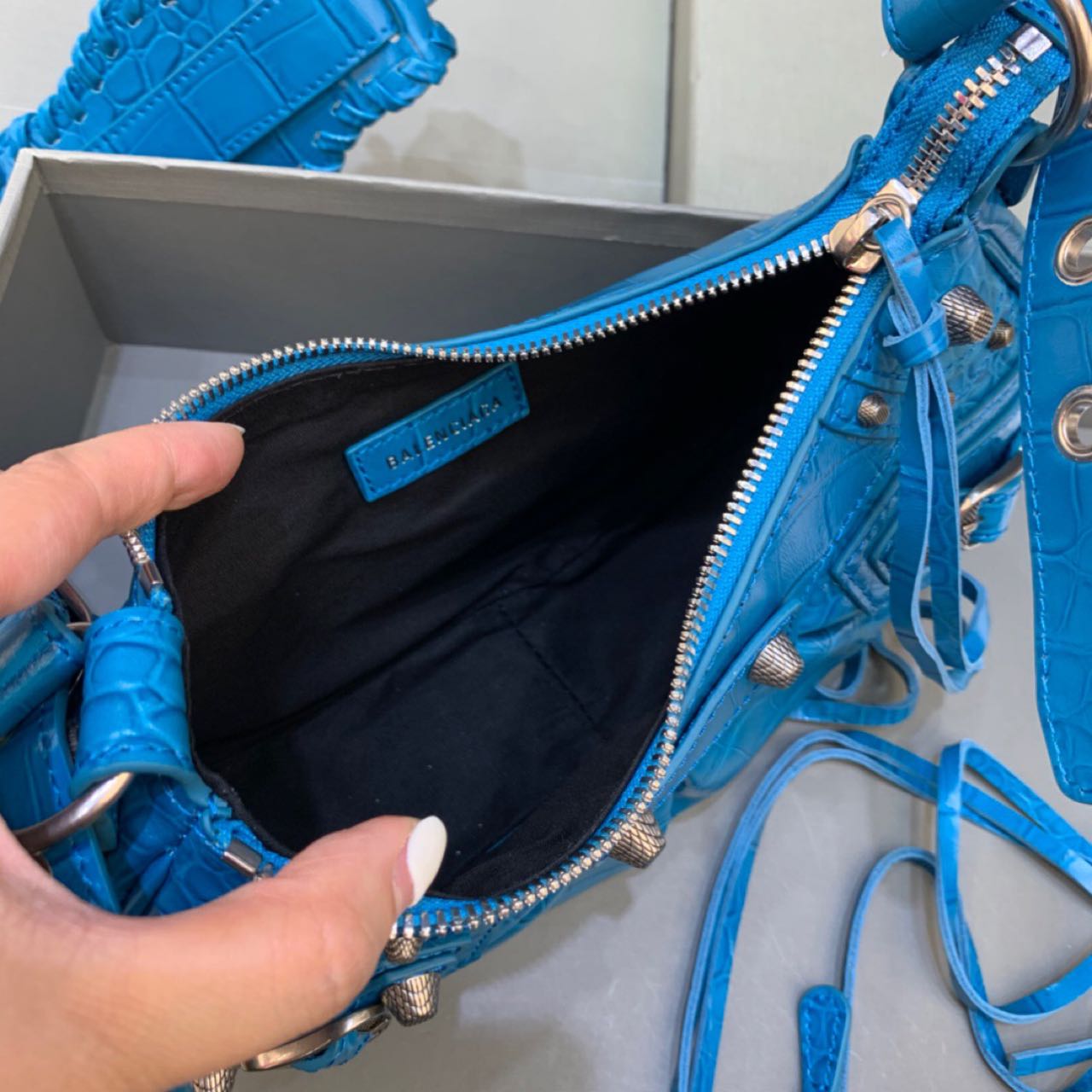 Balenciaga Le Cagole XS Shoulder Bag In Blue(26-12-6cm) - FashionPlug