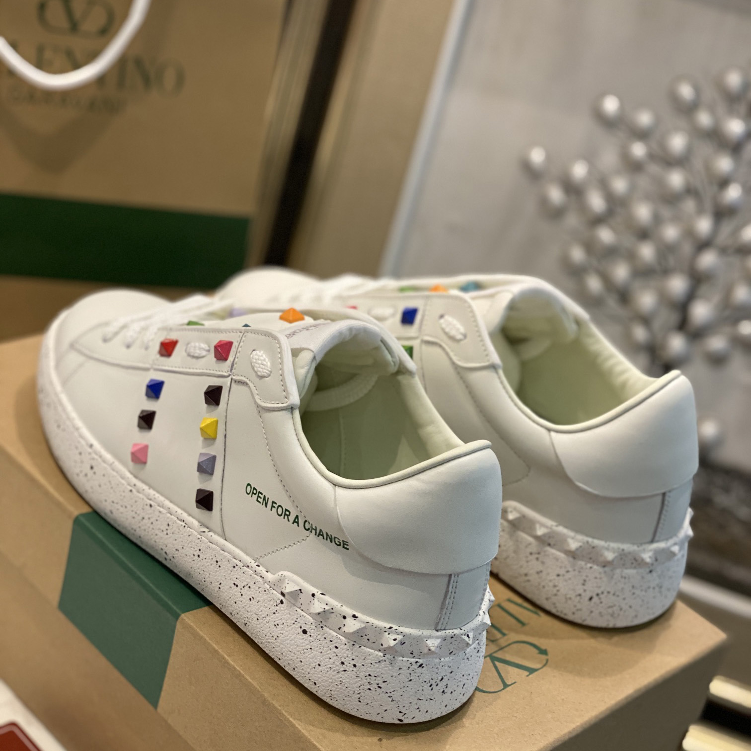 Valenti  Open For A Change Sneaker In Bio-Based Material In White/Multicolor - FashionPlug