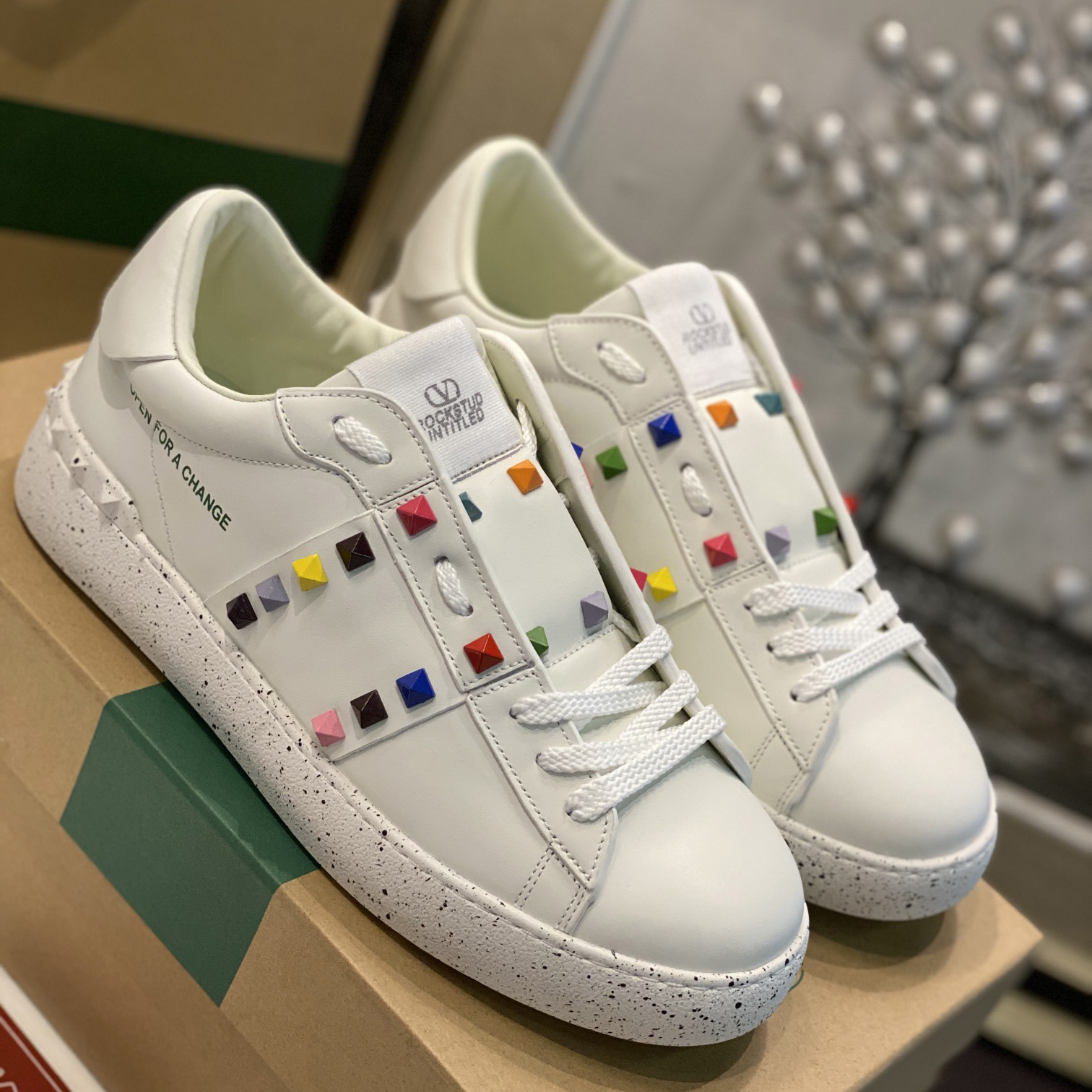 Valenti  Open For A Change Sneaker In Bio-Based Material In White/Multicolor - FashionPlug