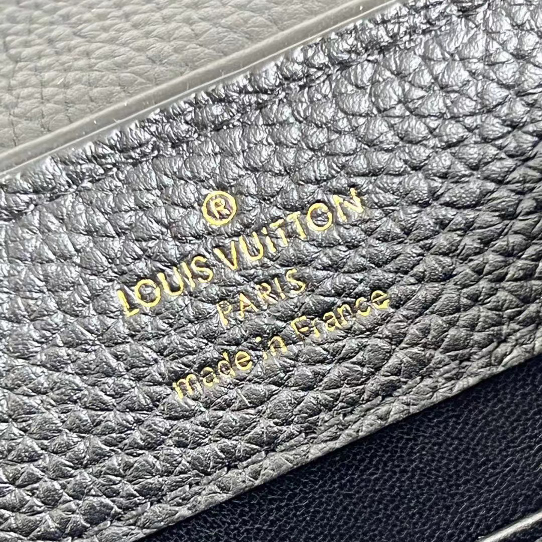 Louis Vuitton Capucines MM Handbag (21-14-8cm)   M59872 - FashionPlug