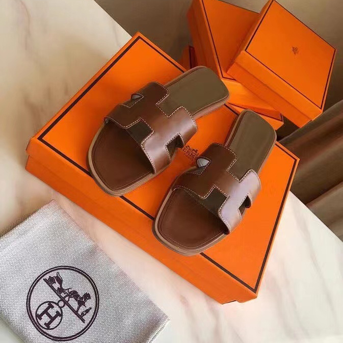 Hermes Leather Oran Sandals - FashionPlug
