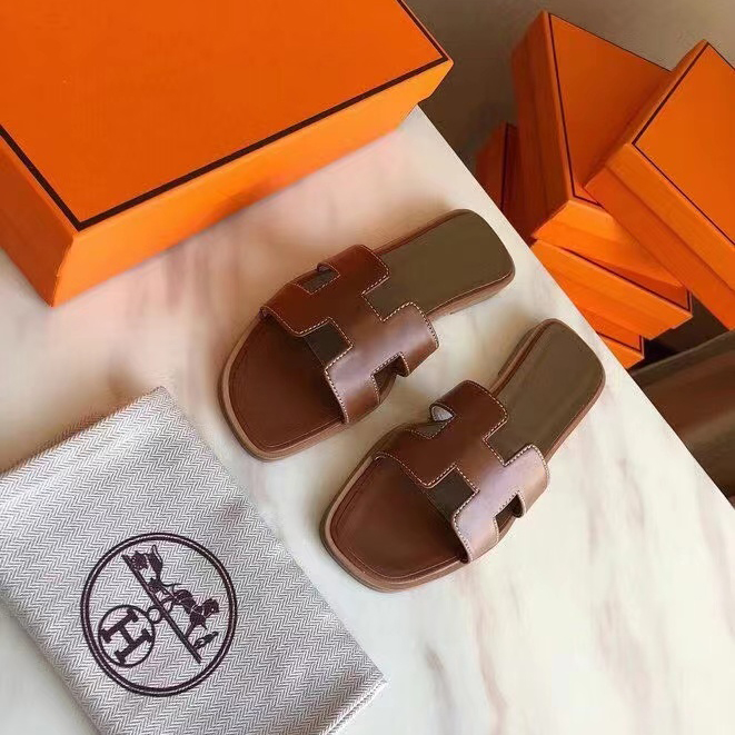 Hermes Leather Oran Sandals - FashionPlug