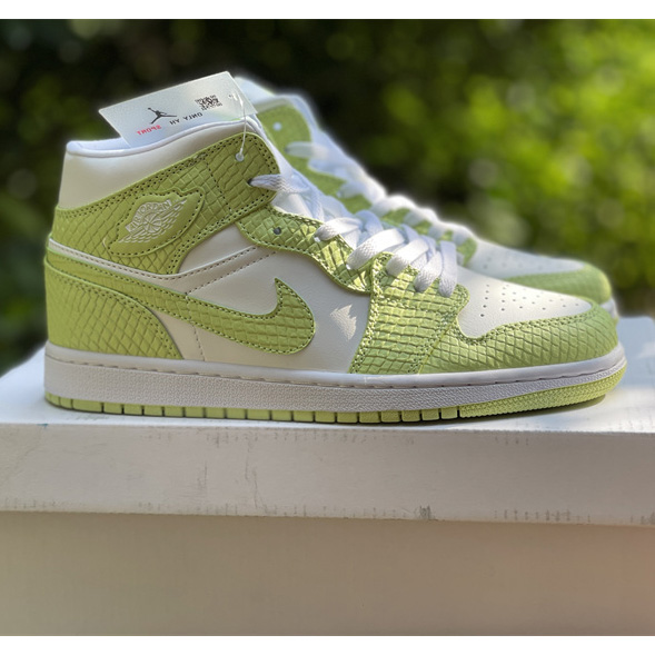 Air Jordan 1 Top Sneaker  DV2959-113 - FashionPlug
