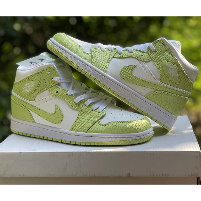 Air Jordan 1 Top Sneaker  DV2959-113 - FashionPlug