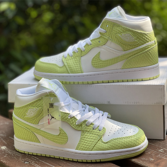 Air Jordan 1 Top Sneaker  DV2959-113 - FashionPlug