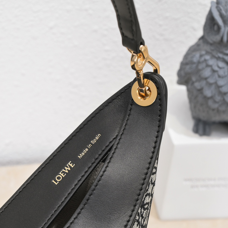 Loewe Luna Bag In Anagram Jacquard And Classic Calfskin(29.5-27-8cm) - FashionPlug