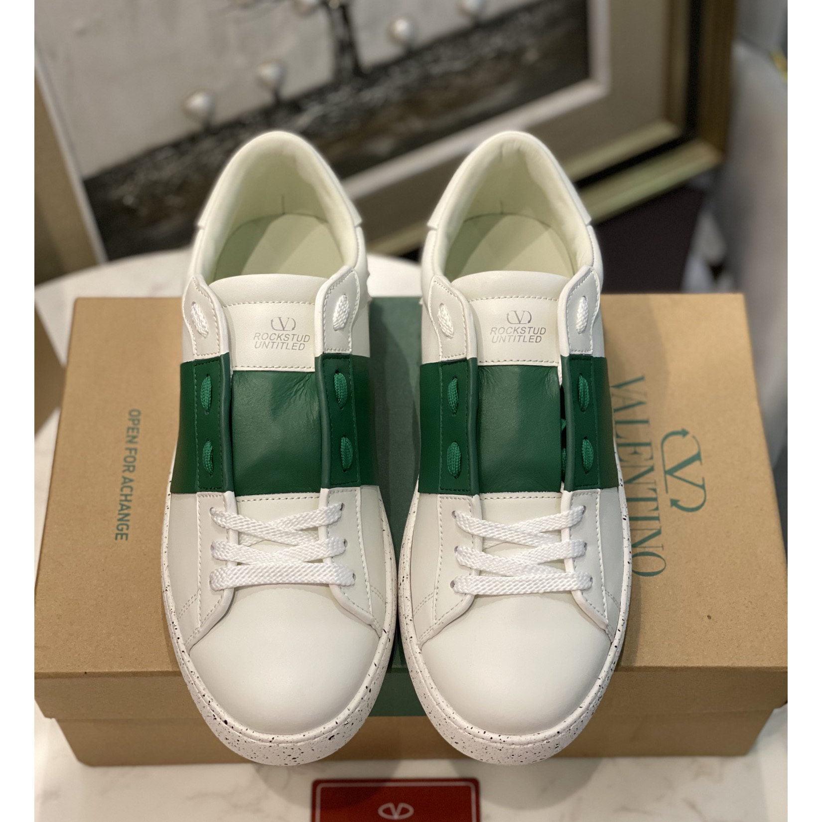 Valenti Open For A Change Sneaker In Bio-Based Material In White/Green - FashionPlug
