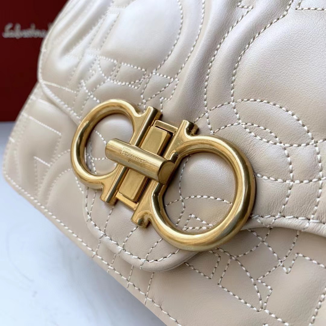 Ferragamo Leather Shoulder Bag(25-16-9cm)   - FashionPlug