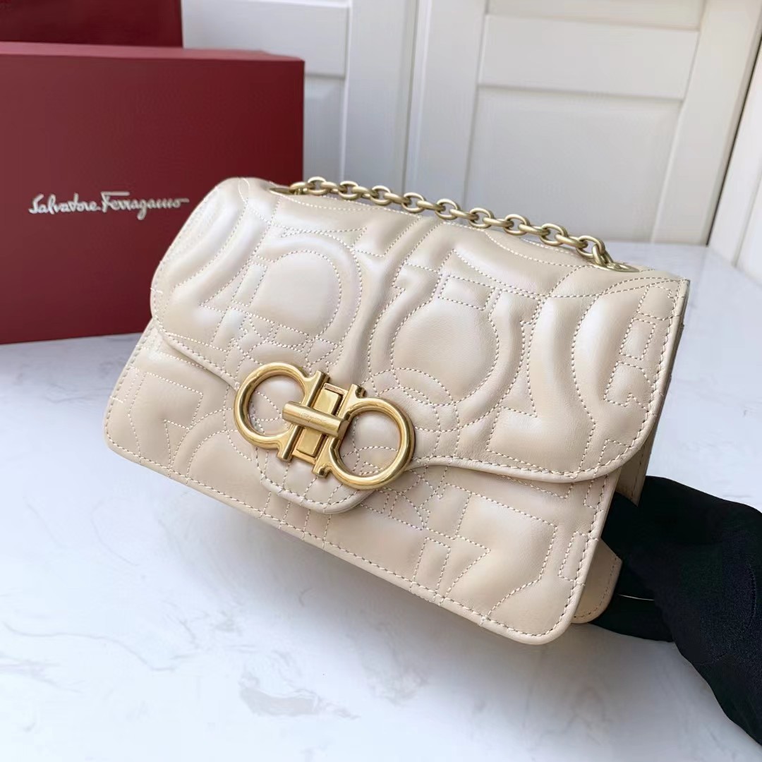 Ferragamo Leather Shoulder Bag(25-16-9cm)   - FashionPlug
