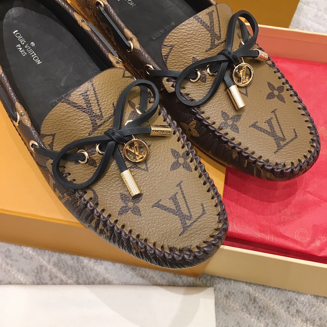 Louis Vuitton Gloria Flat Loafer    1A65IZ - FashionPlug