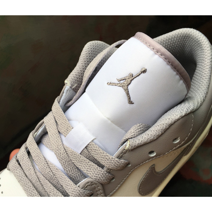 Air Jordan 1 Low Sneaker     553560-053 - FashionPlug